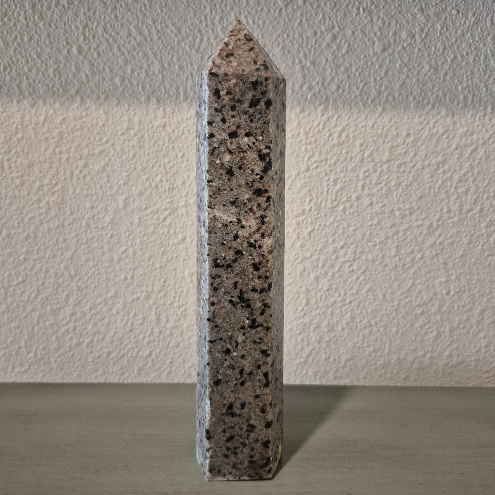 Natural Yooperlite UV Crystal Obelisk Tower #5 New - Picture 1 of 7